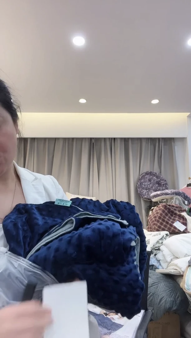 棉棉D14     豆豆绒藏青色被套150*200