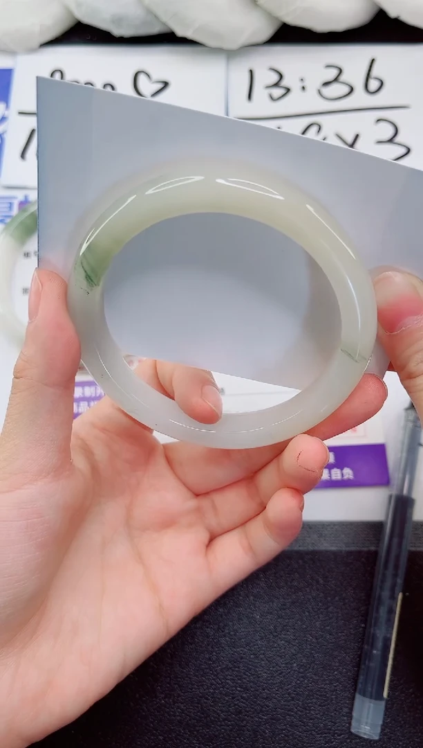 未镶嵌手镯石英质玉151-60
