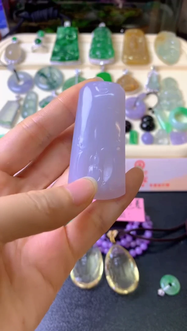 未镶嵌定制翡翠?**?毛货抛光