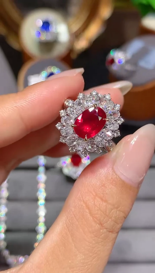 红宝石戒指18K金镶嵌2.12CT