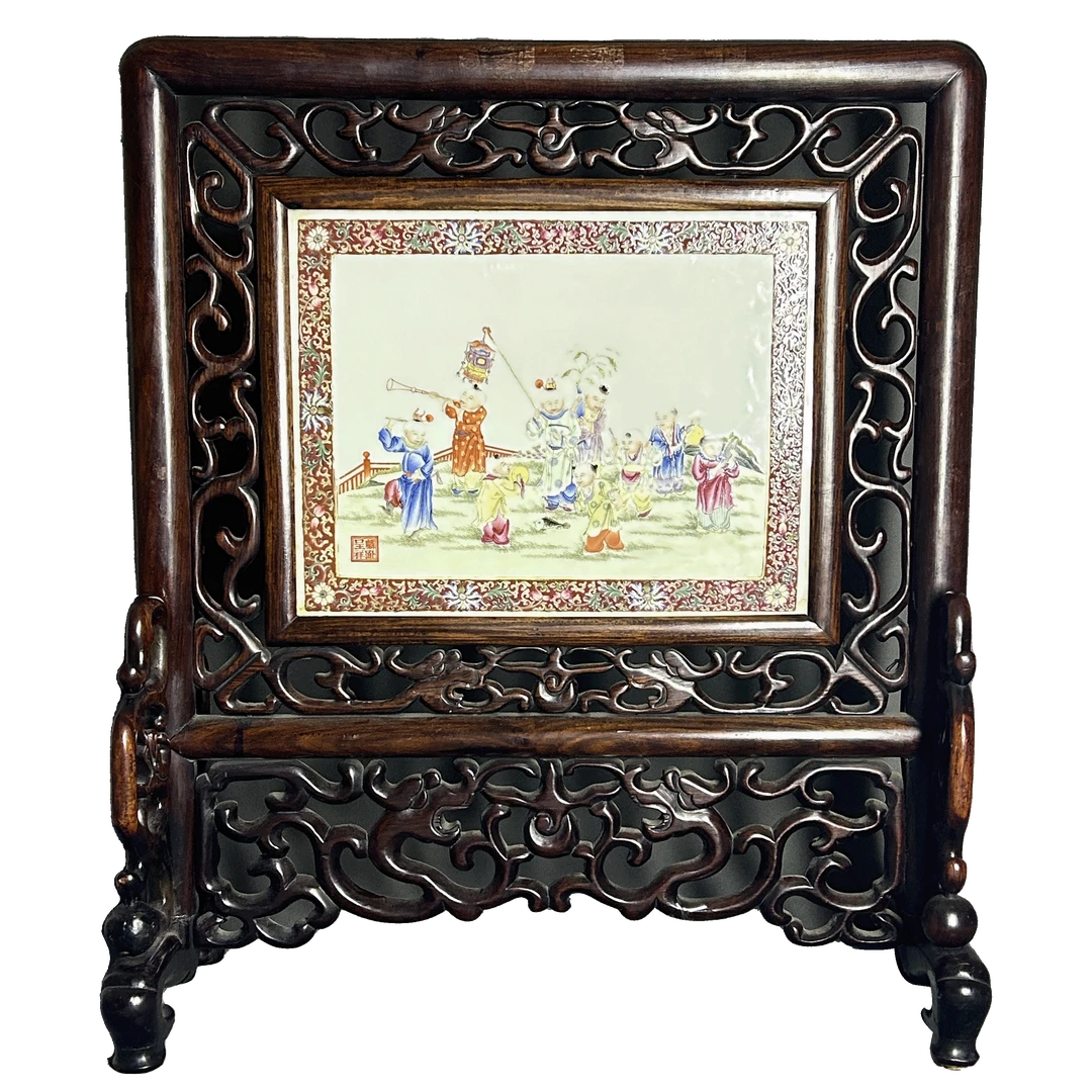 Lot1214矾红“麟趾呈祥”款粉彩婴戏纹瓷板古董拍卖