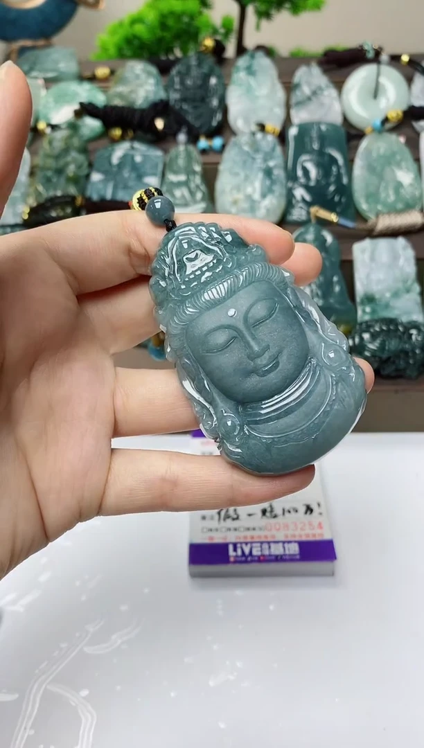 翡翠未镶嵌颈饰