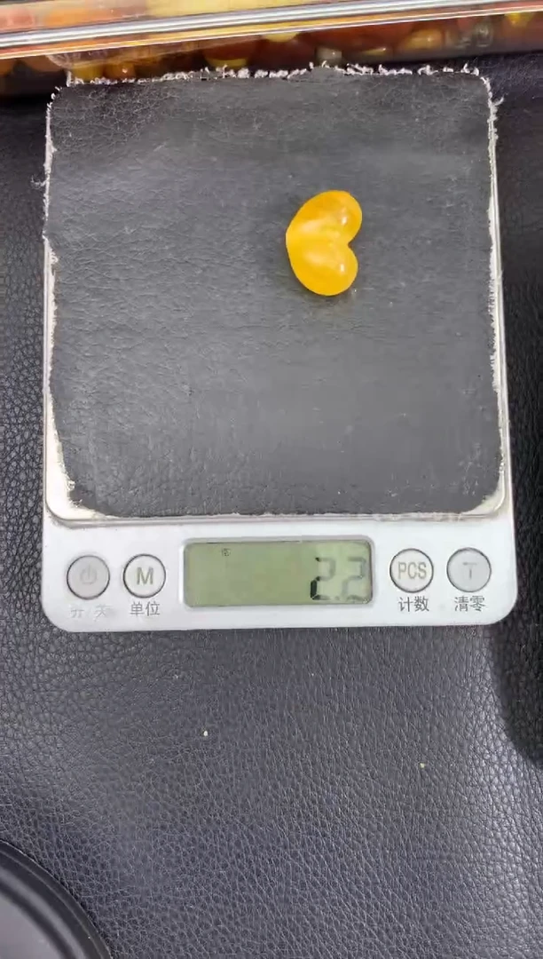 蜜蜡未镶嵌珠宝奇石548