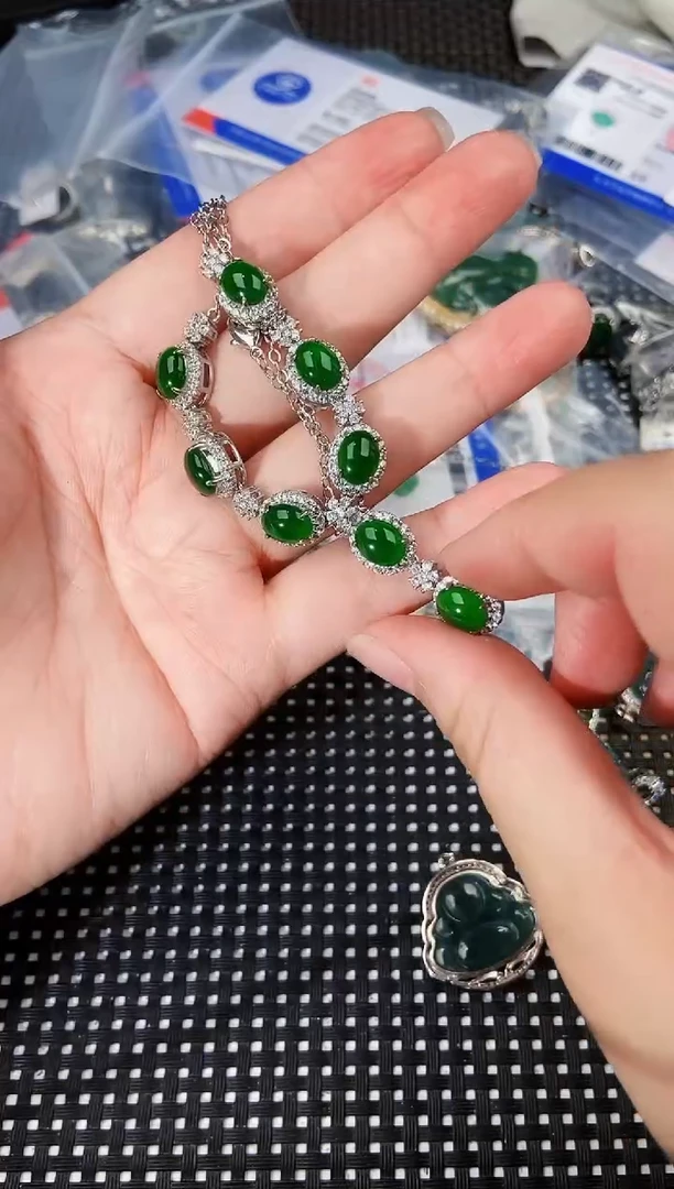 翡翠未镶嵌耳饰1111111111