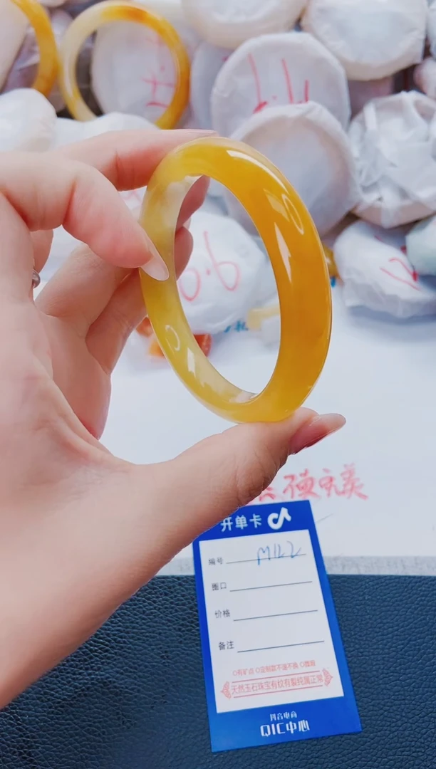 石英质玉手镯未镶嵌M122-61-62