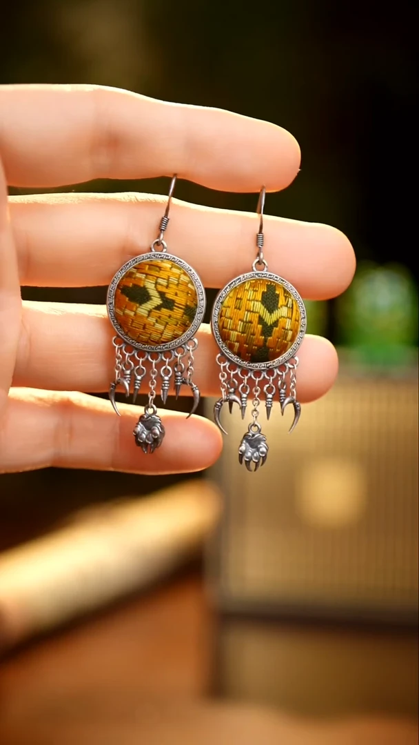 刺绣私人定制苗族手工Q199