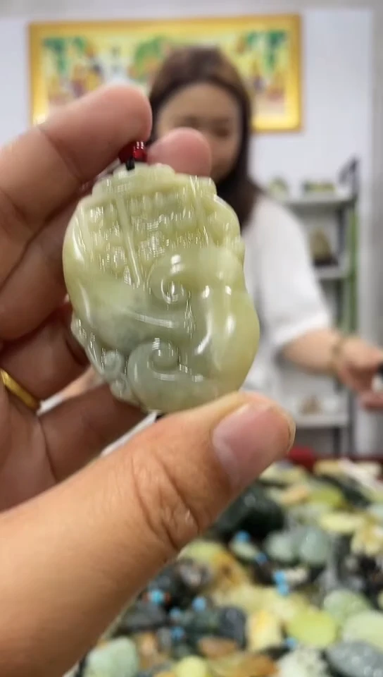 蛇纹石玉未镶嵌挂件