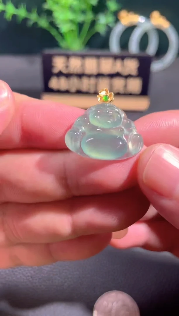 翡翠18K金镶嵌颈饰翡翠