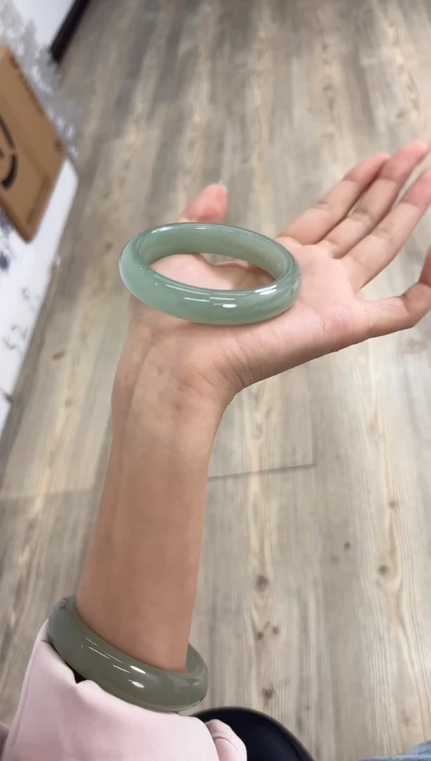 未镶嵌手镯石英质玉39-56D