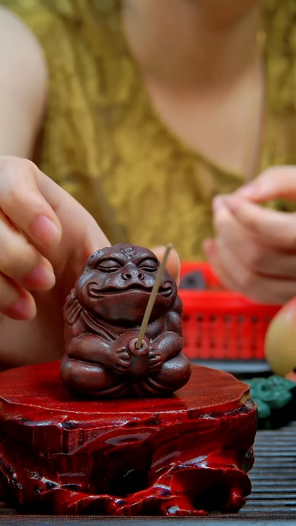 宜兴紫砂手工蛤蟆蟾