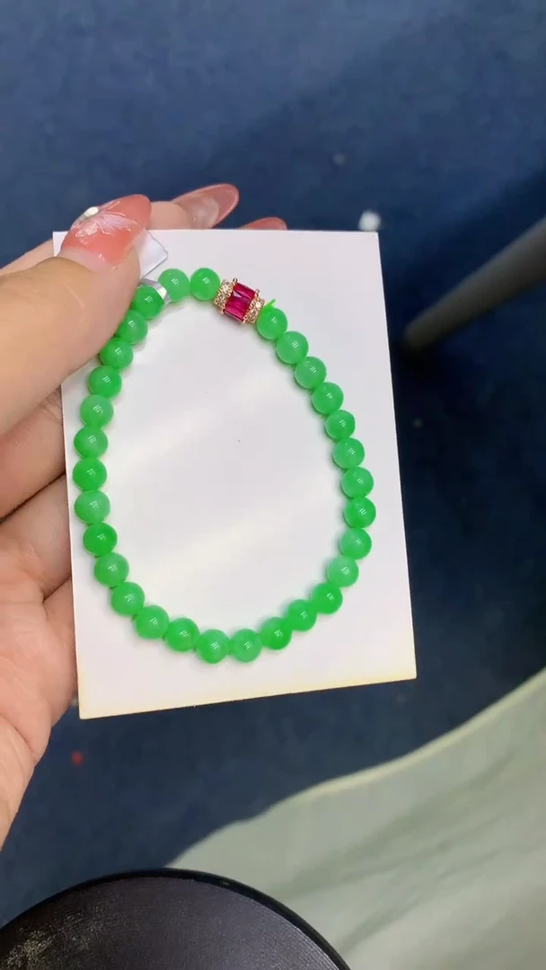 颈饰未镶嵌翡翠1