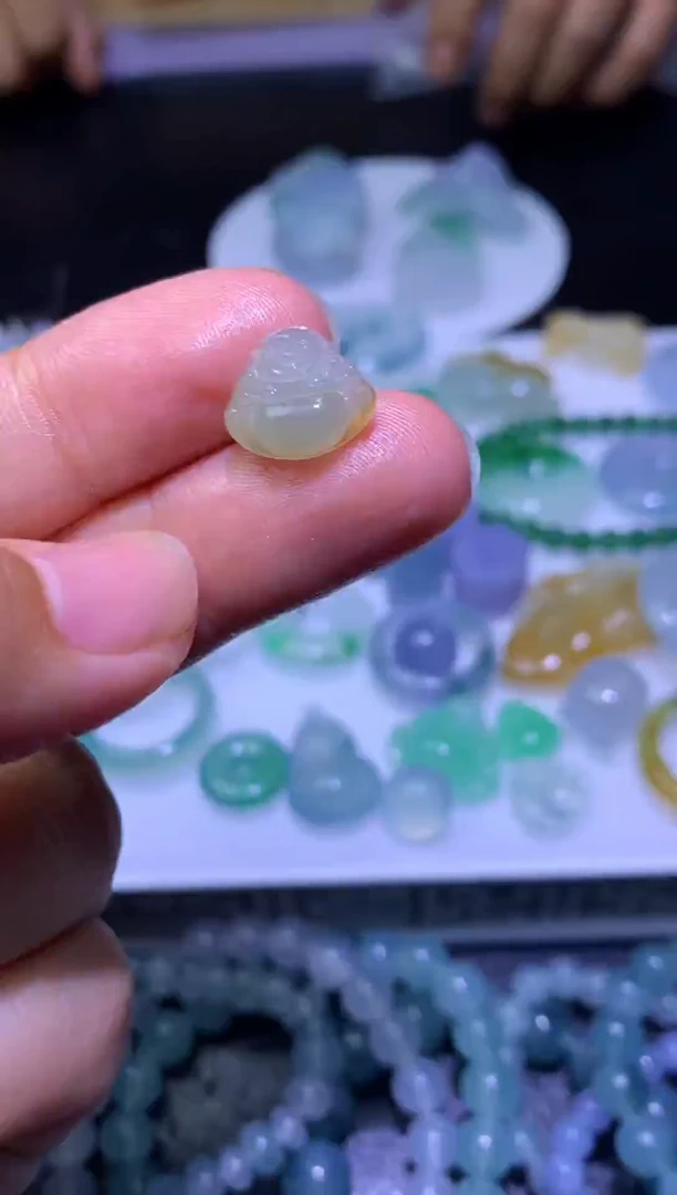 未镶嵌定制翡翠毛货