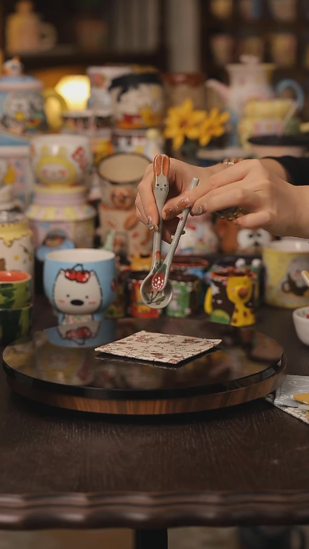 随机景德镇釉下彩绘设计师款式陶瓷