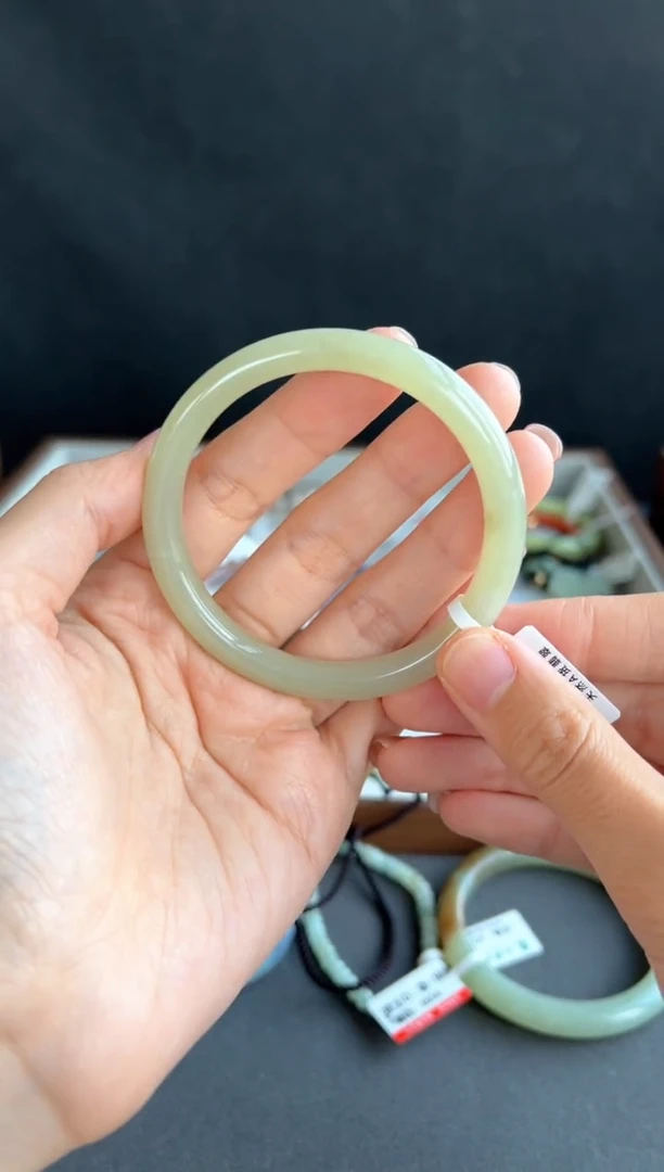 和田玉手镯未镶嵌3855号57*7.6*7