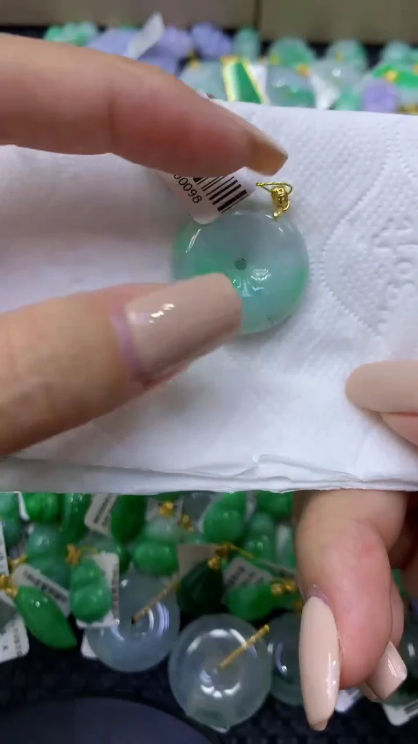 颈饰未镶嵌翡翠天然缅甸翡翠A货