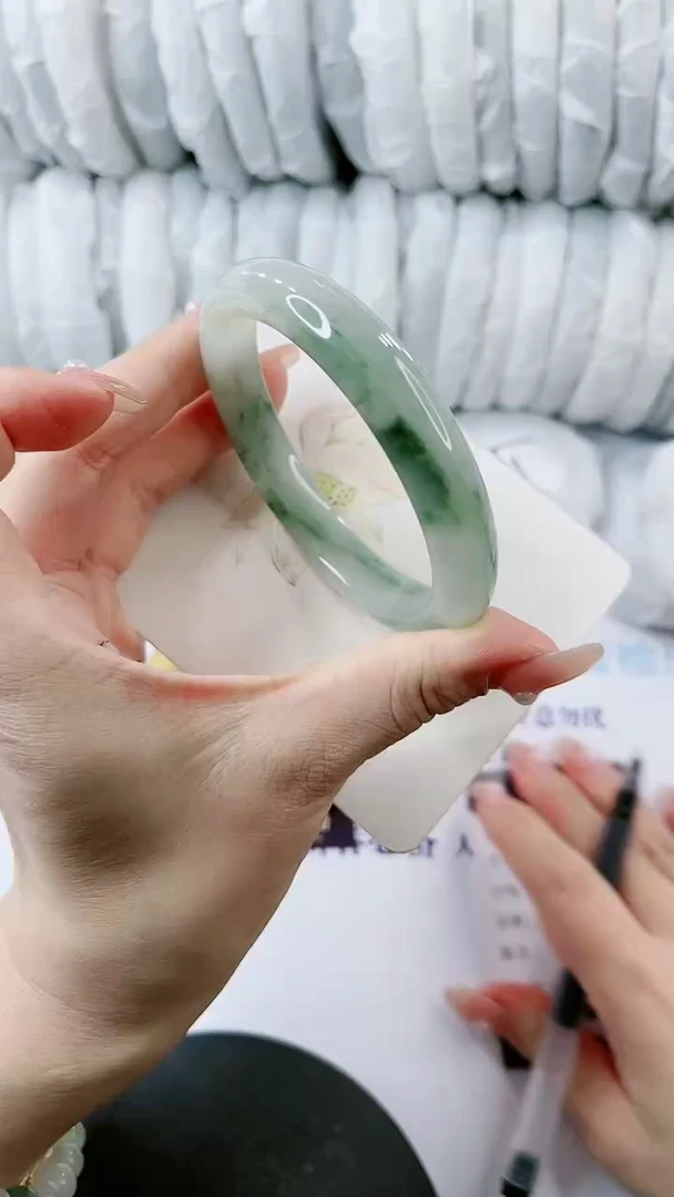 【闪购商品】石英质玉手镯未镶嵌0179522501-多样性发货