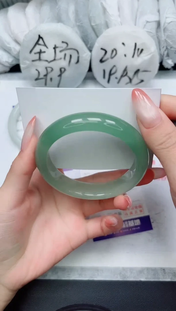 【闪购商品】石英质玉手镯未镶嵌134