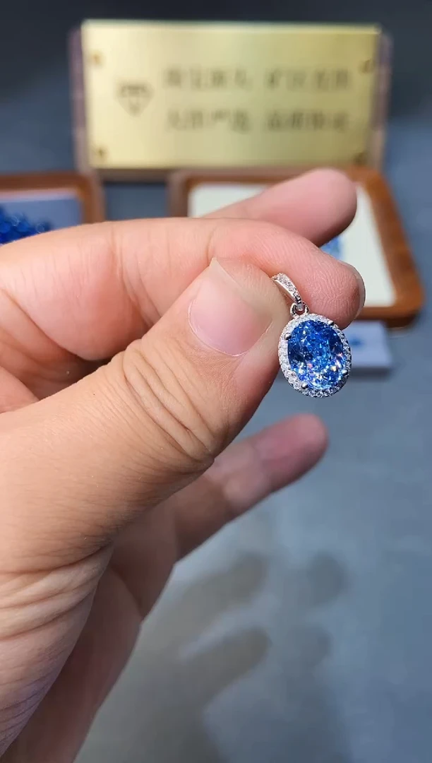 银S925镶嵌颈饰海蓝宝石.....