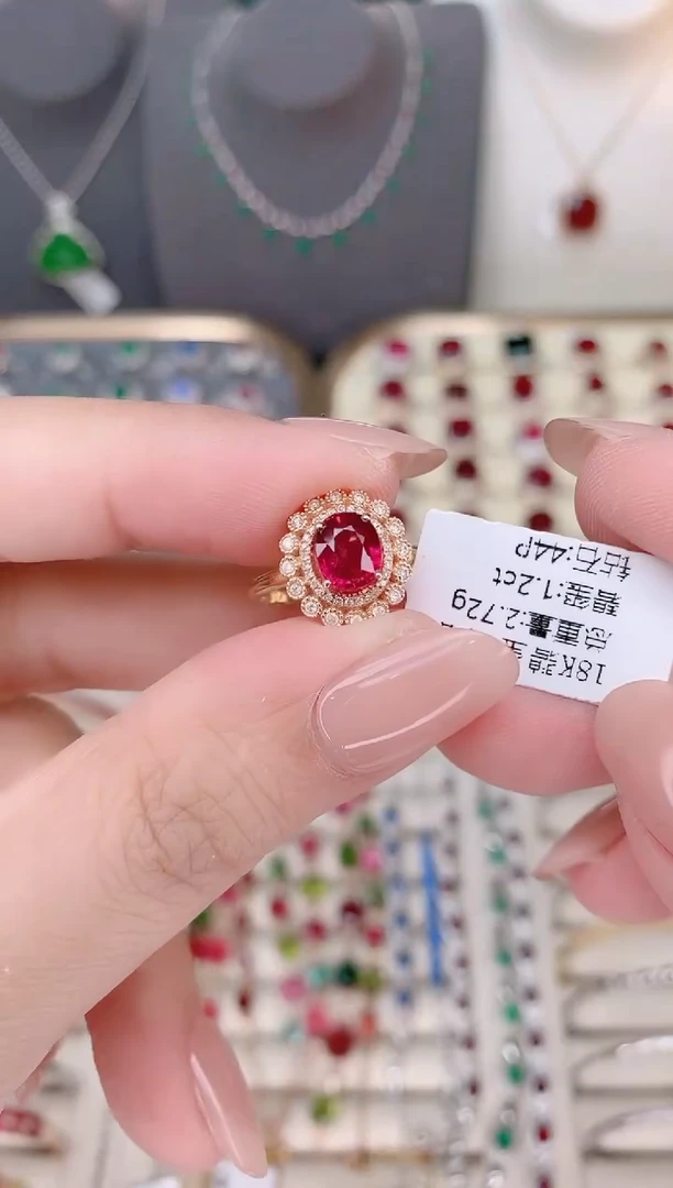 18K金镶嵌碧玺戒指碧玺1.2CT