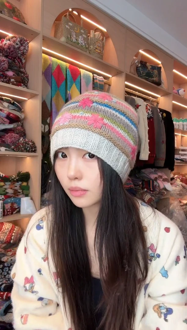 羊毛刺绣花帽