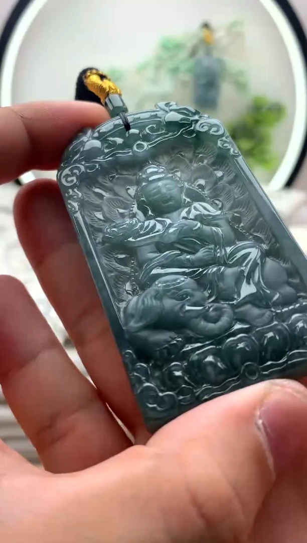 翡翠未镶嵌颈饰普贤