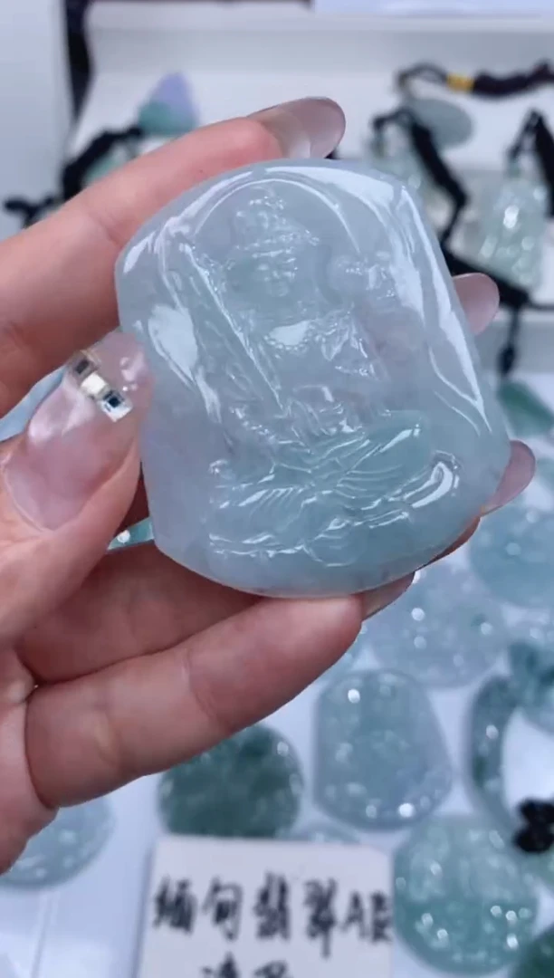 颈饰未镶嵌翡翠吊坠