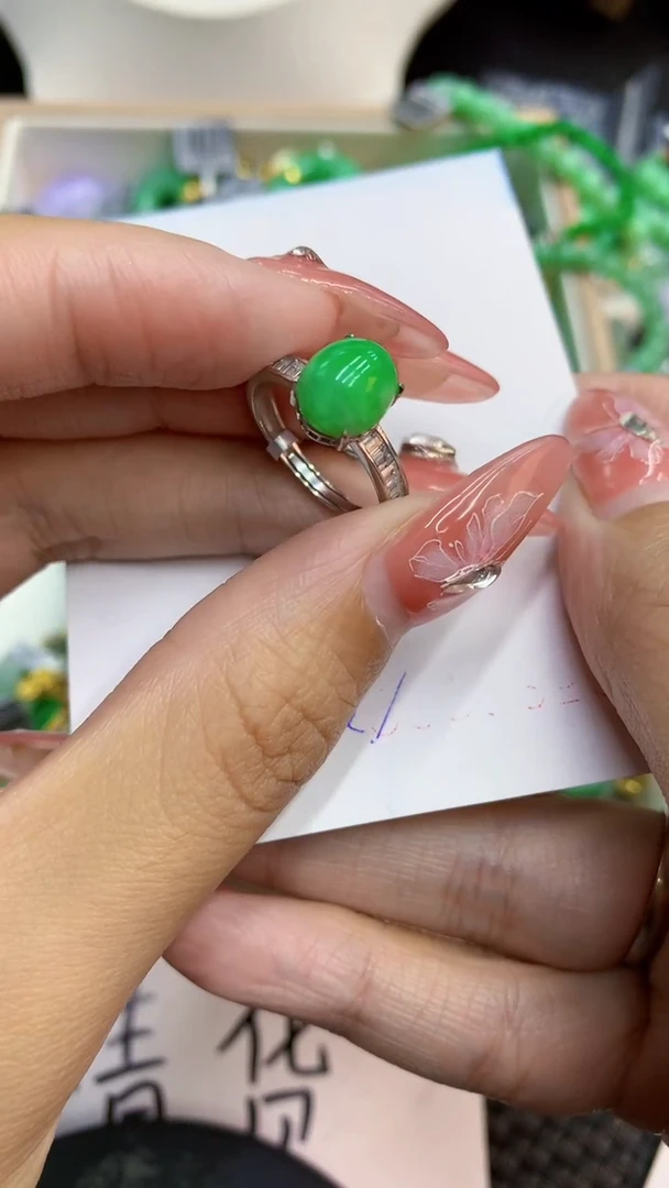 颈饰未镶嵌翡翠1