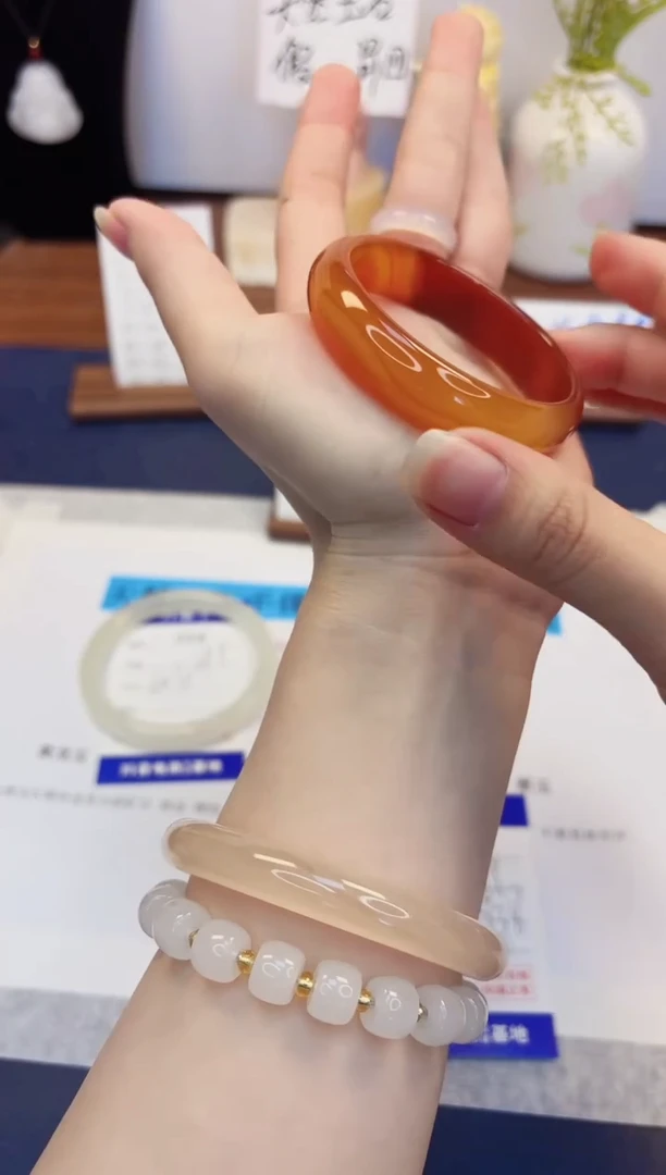【闪购商品】石英质玉手镯未镶嵌59-玛瑙-圈口53