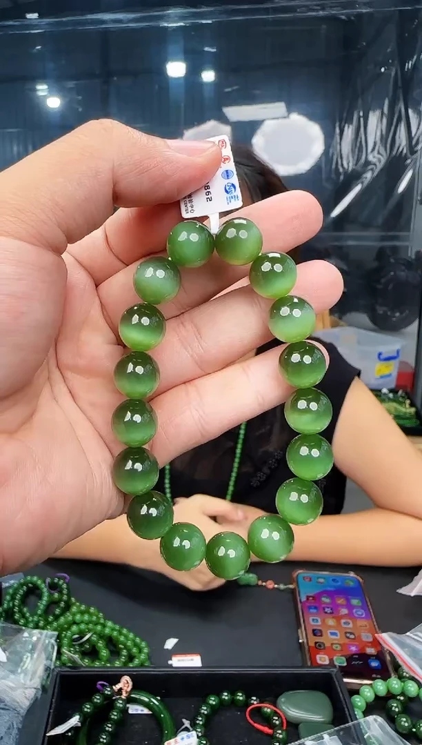 手串未镶嵌和田玉卡12左右猫眼一线天