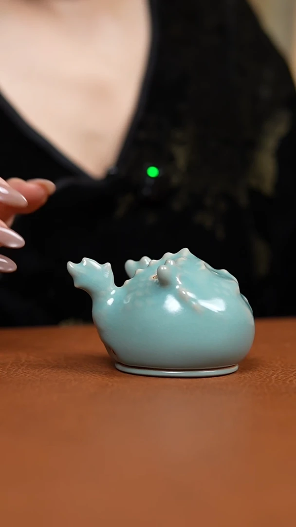 瓷片仿古天青龙鱼香薰炉瑕