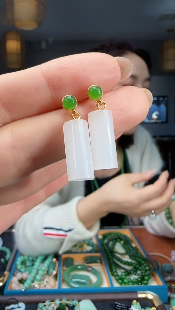 银S925镶嵌和田玉耳饰1