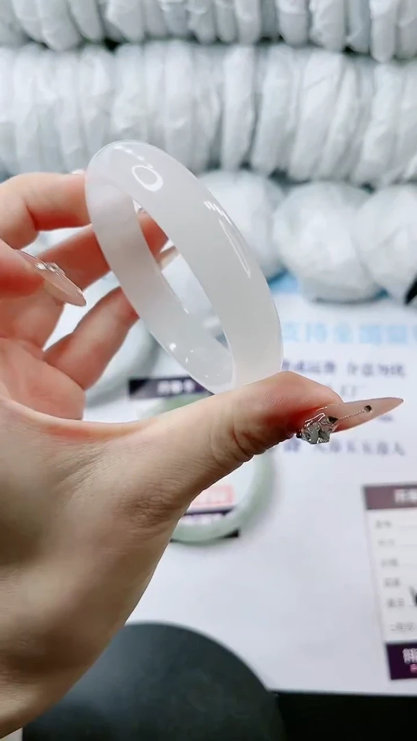 【闪购商品】石英质玉手镯未镶嵌多样性发货V22