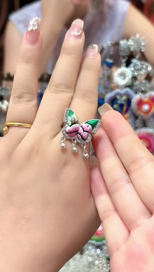 织绣云织谣民族风精美饰品 33