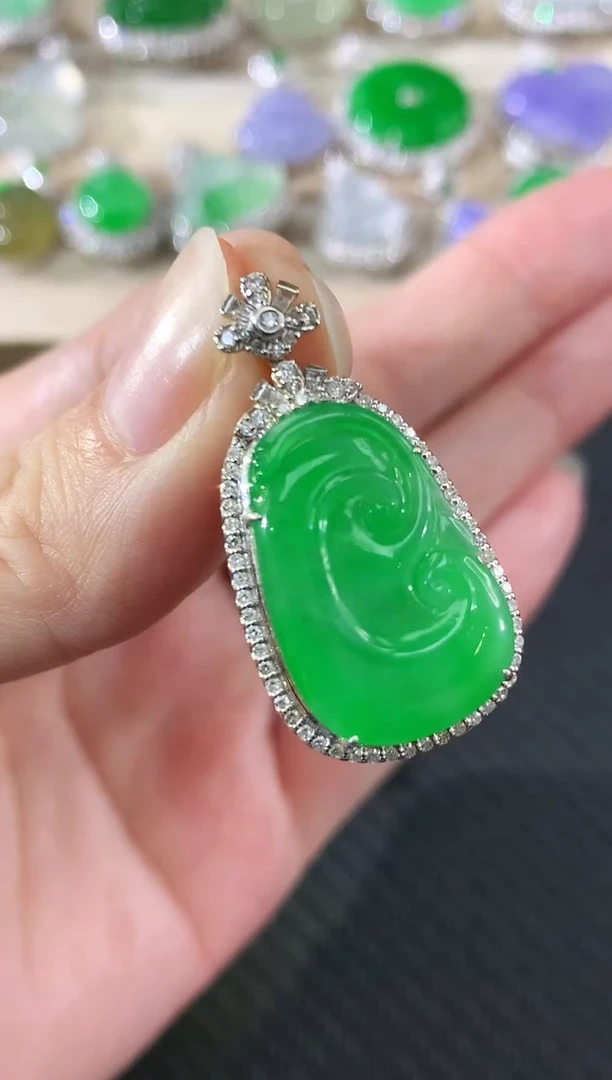 吊坠(不含链)18K金镶嵌翡翠54|9800