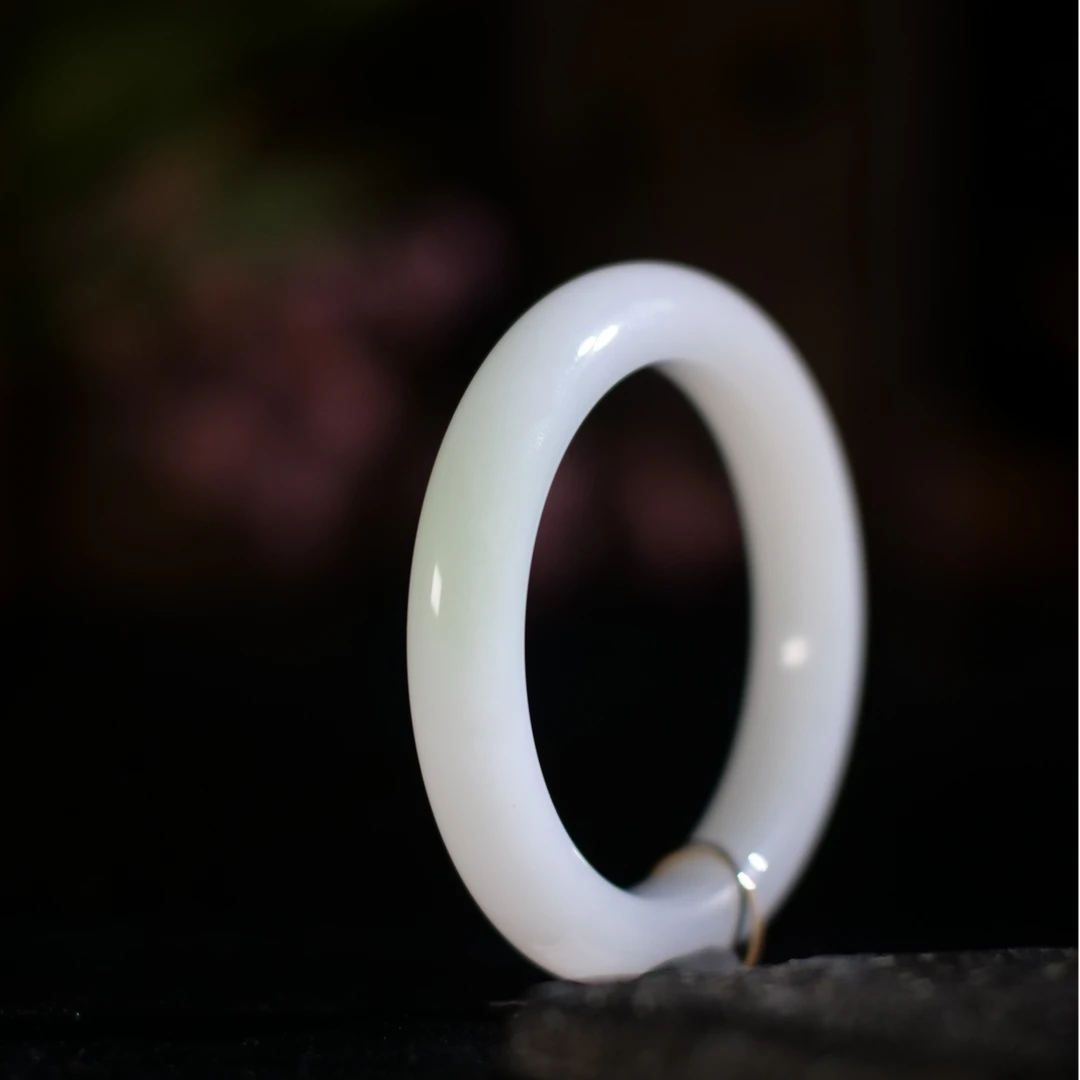 118和田玉翠青白手镯57.2圈