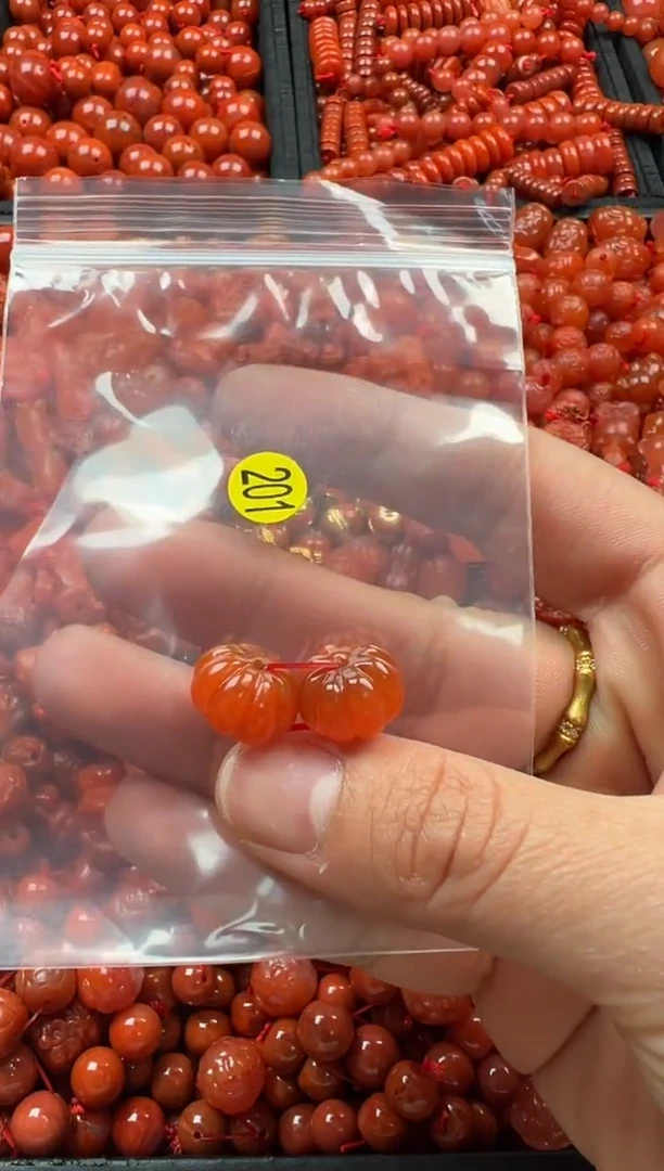 【闪购商品】南红玛瑙颈饰未镶嵌1