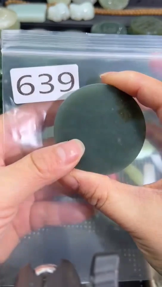 未镶嵌和田玉珠宝半成品镯芯