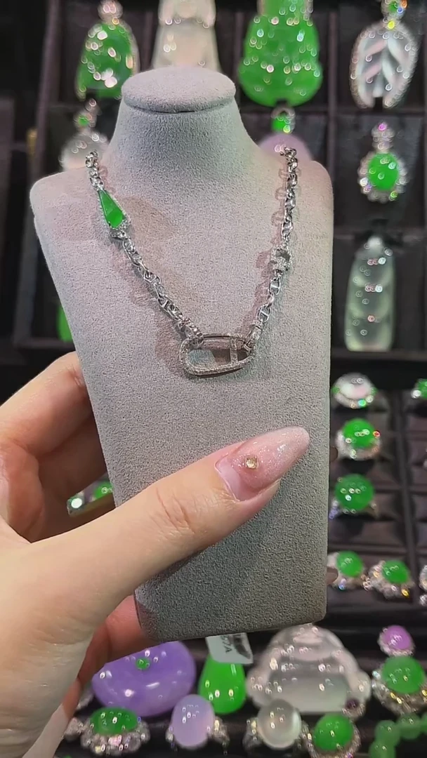 颈饰18K金镶嵌翡翠万能链