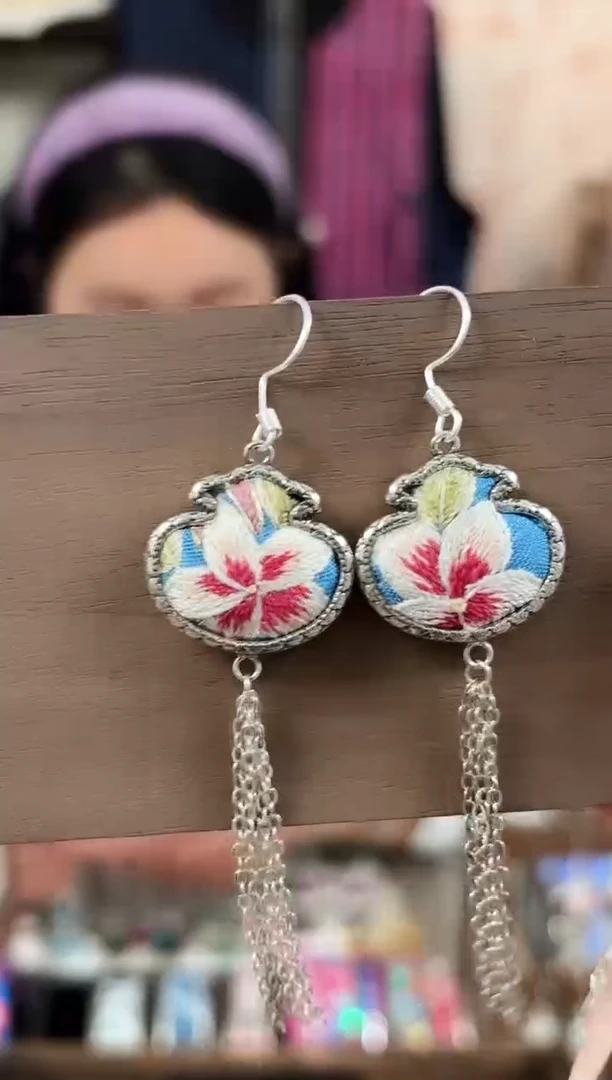 织绣民族风非遗老绣饰品542