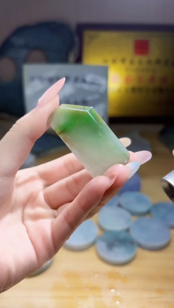 翡翠未镶嵌颈饰翡翠A货 温谭462