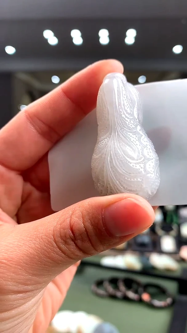 颈饰未镶嵌和田玉挂件