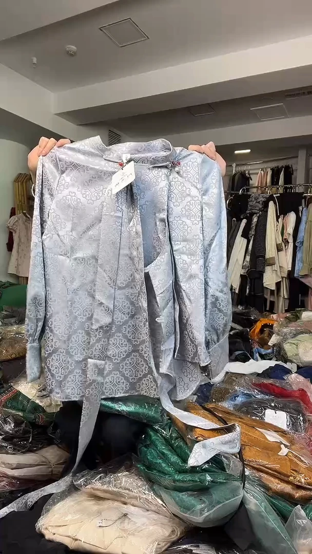 衬衣       XL码      115-125斤