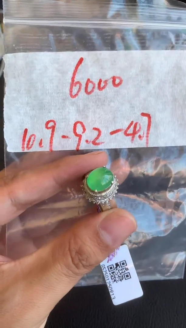 未镶嵌定制翡翠缅甸A货翡翠，拍一发一