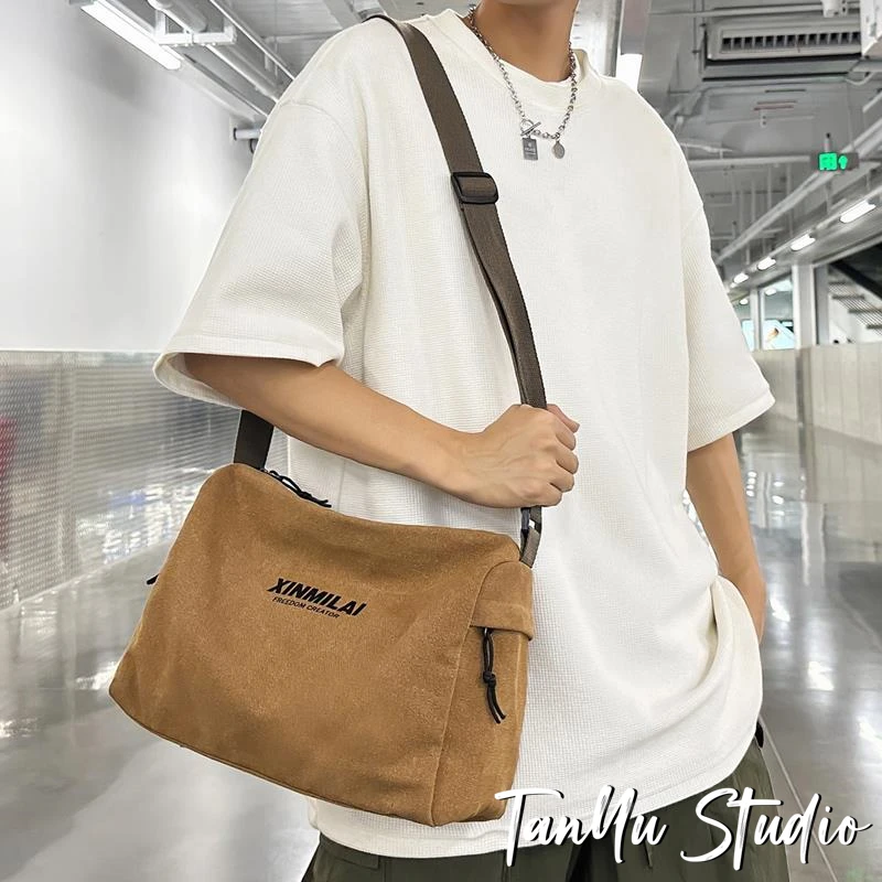 探屿潮牌斜挎包男士包包时尚潮流男款休闲运动简约百搭男生单肩包