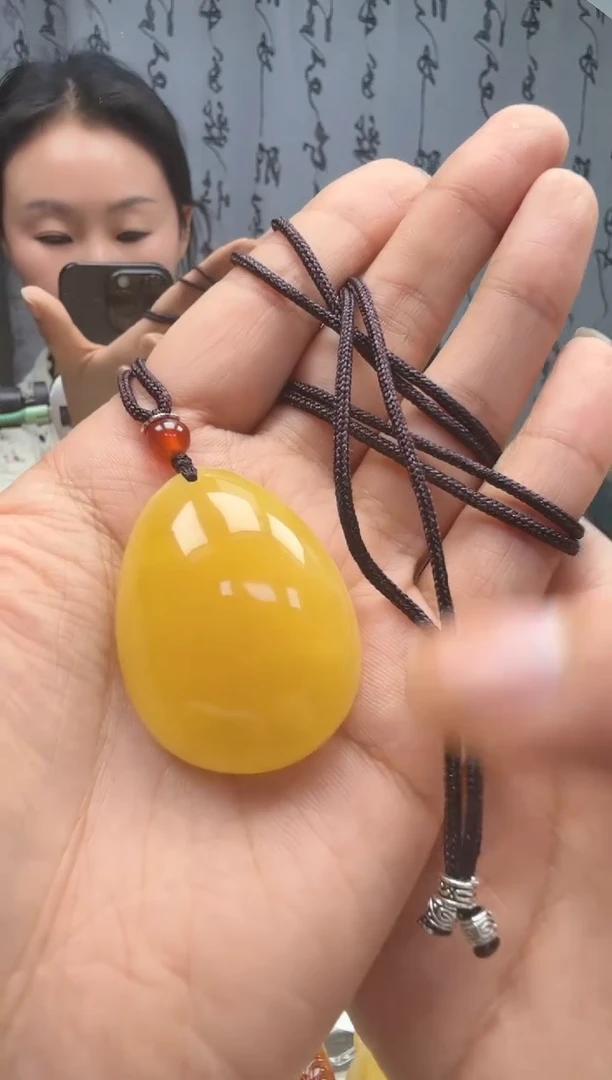 裸石琥珀未镶嵌如图