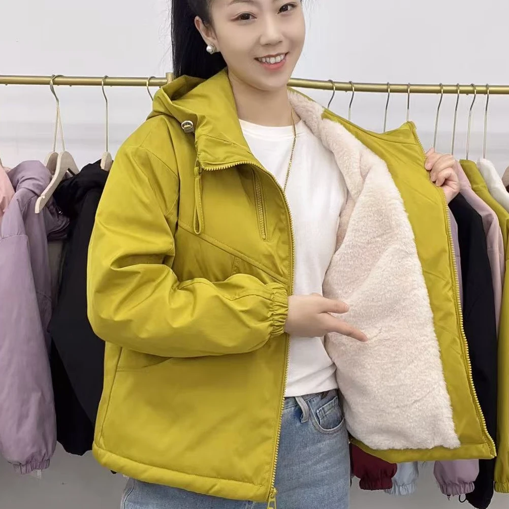 【加绒加厚】冬款简约通勤连帽长袖短外套防风软壳女