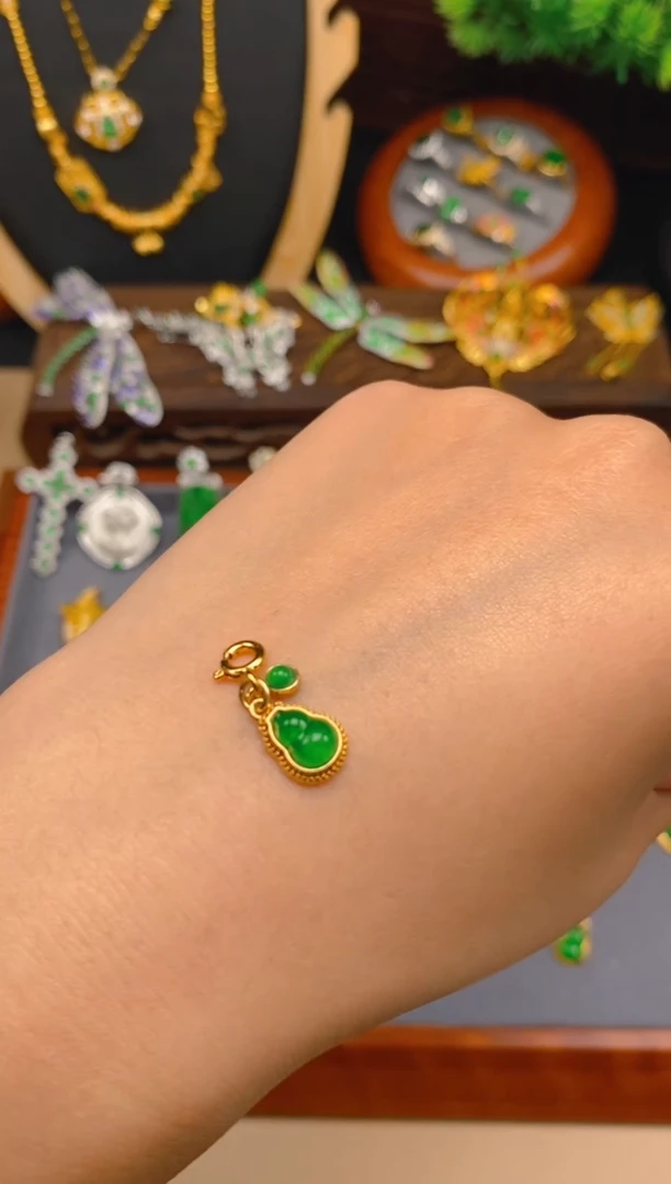 【闪购商品】翡翠吊坠(不含链)银S925镶嵌蛋面葫芦万能扣