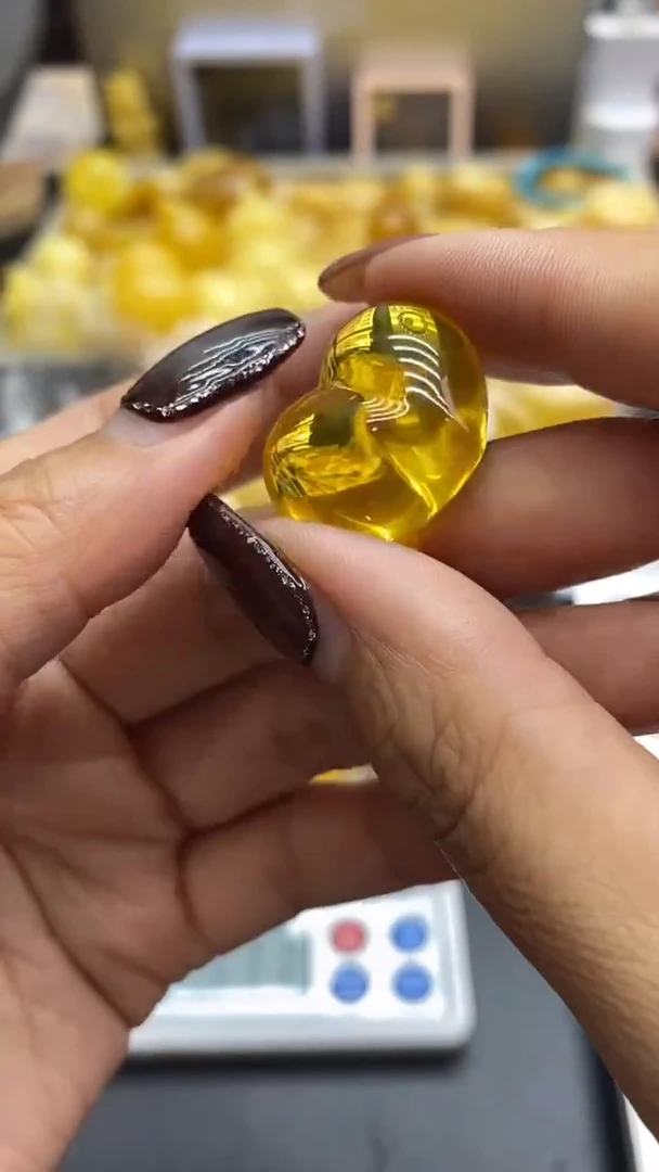 琥珀未镶嵌珠宝奇石337