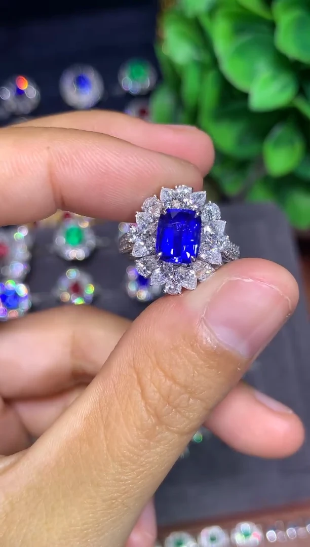 戒指蓝宝石18K金镶嵌2.04CT