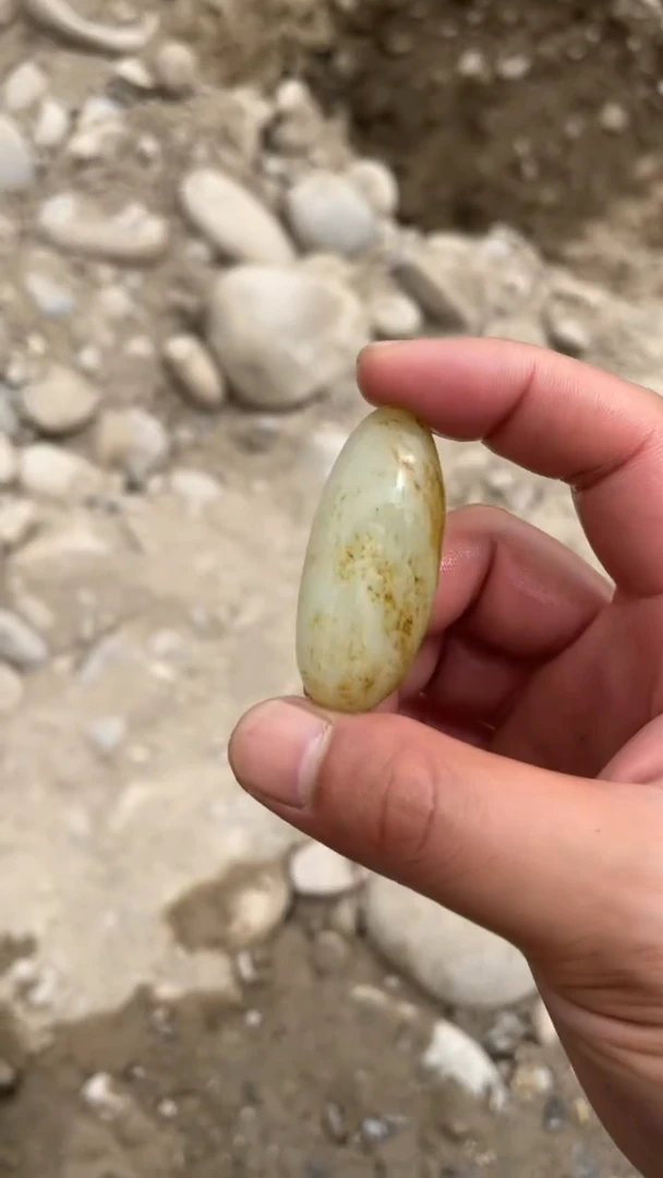 和田玉未镶嵌吊坠(不含链)13